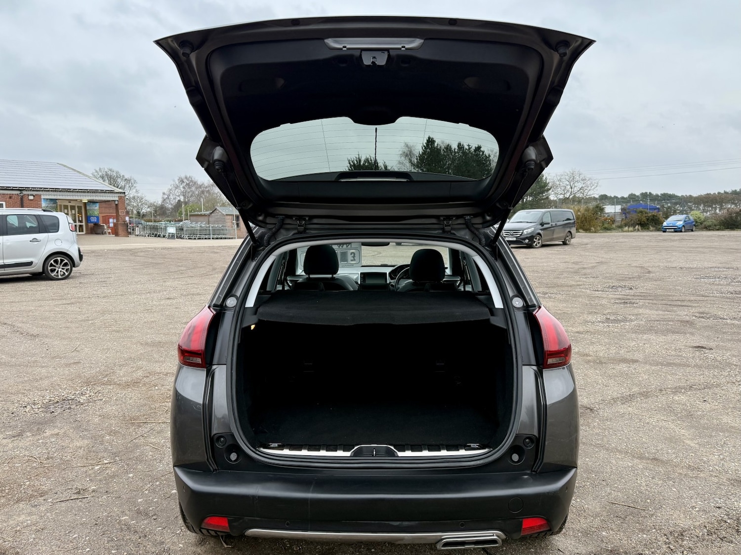 Used Peugeot 2008 2017 for sale - 77595351: Photo 11