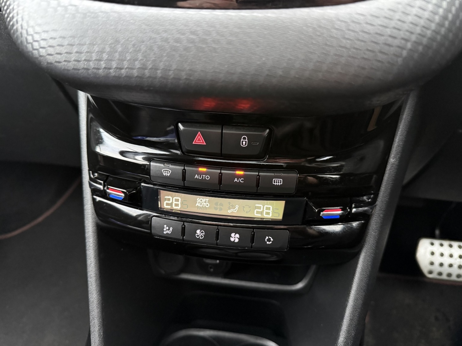 Used Peugeot 2008 2017 for sale - 77595351: Photo 22