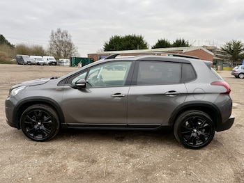 Used Peugeot 2008 2017 for sale - 77595351: Photo