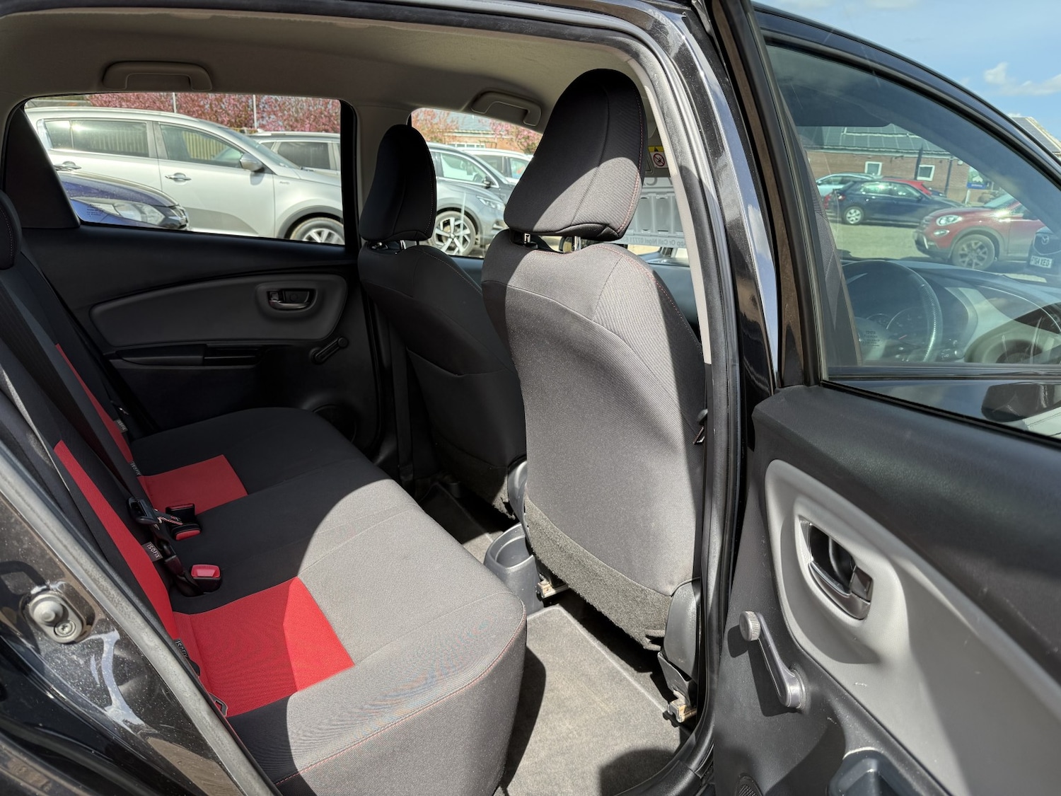 Used Toyota Yaris 2015 for sale - 78201962: Photo 13