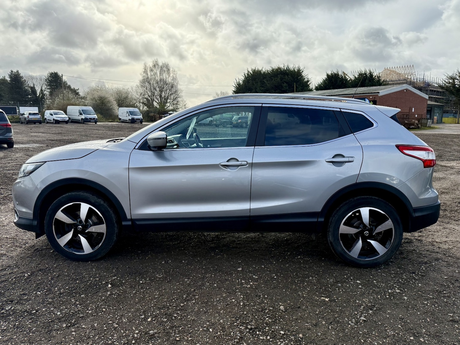 Used Nissan Qashqai 2017 for sale - 77836882: Photo 4