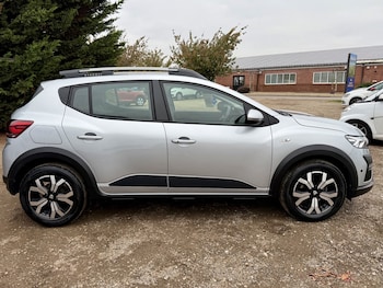 Used Dacia Sandero Stepway 2022 for sale - 76305468: Photo 2