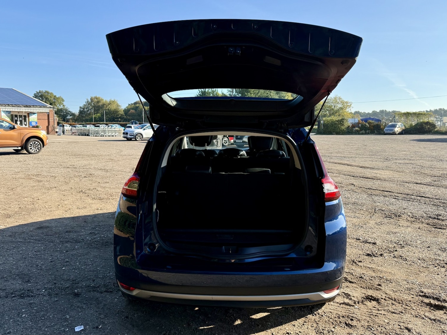 Used Renault Grand Scenic 2017 for sale - 76281402: Photo 10