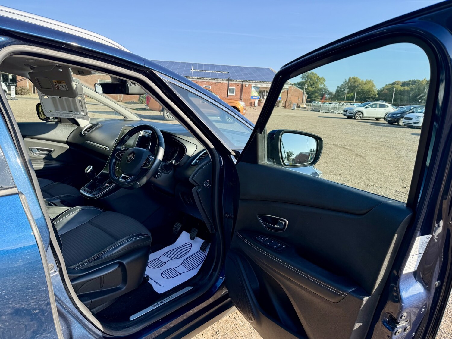 Used Renault Grand Scenic 2017 for sale - 76281402: Photo 16