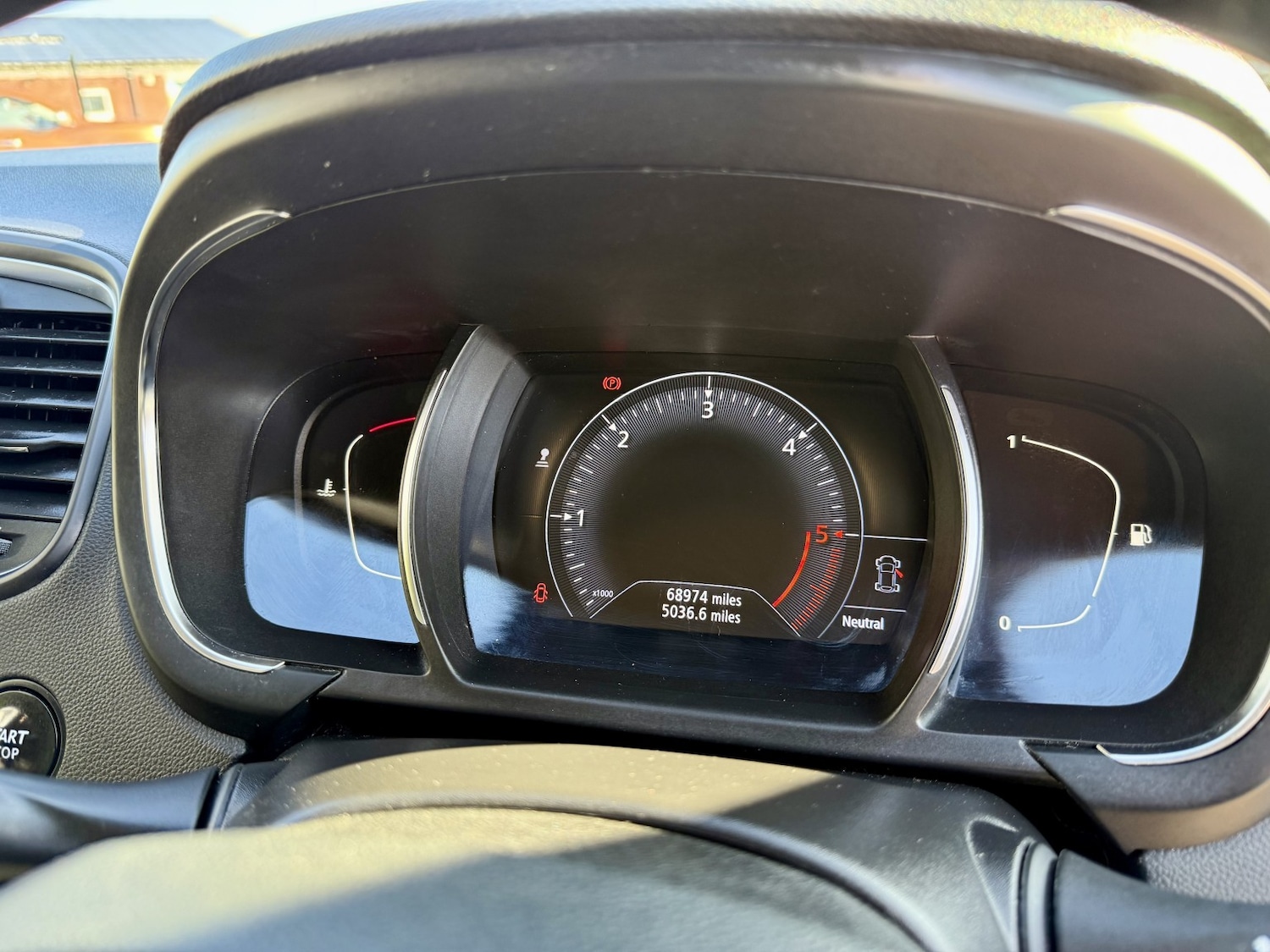 Used Renault Grand Scenic 2017 for sale - 76281402: Photo 18