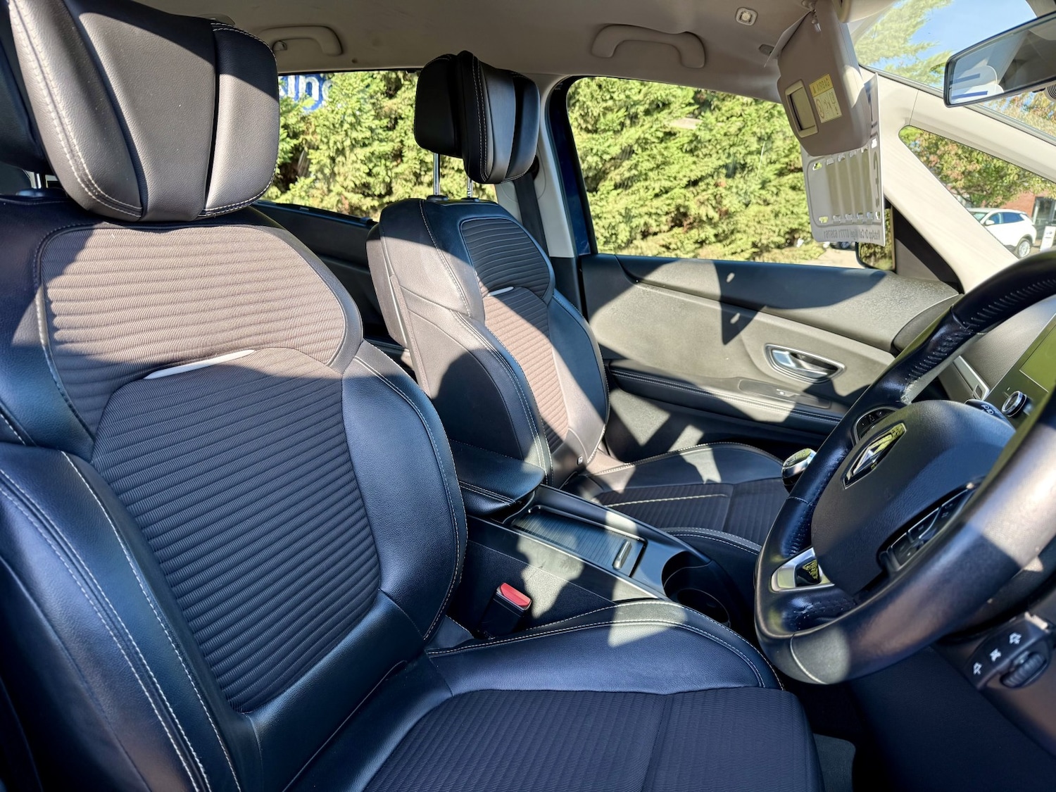 Used Renault Grand Scenic 2017 for sale - 76281402: Photo 19