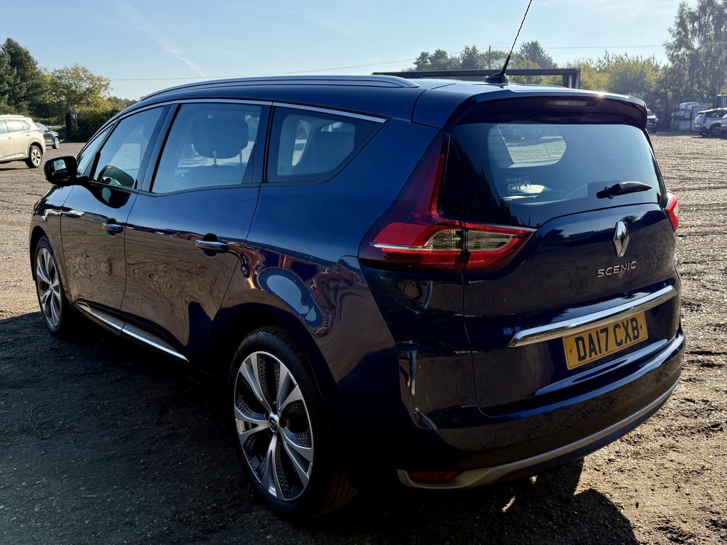 Used Renault Grand Scenic 2017 for sale - 76281402: Photo 5