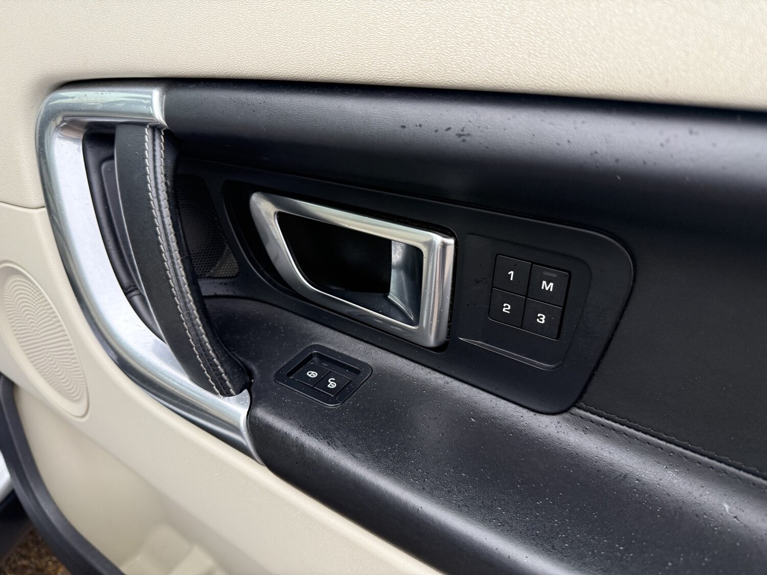 Used Land Rover Discovery Sport 2015 for sale - 77453429: Photo 17