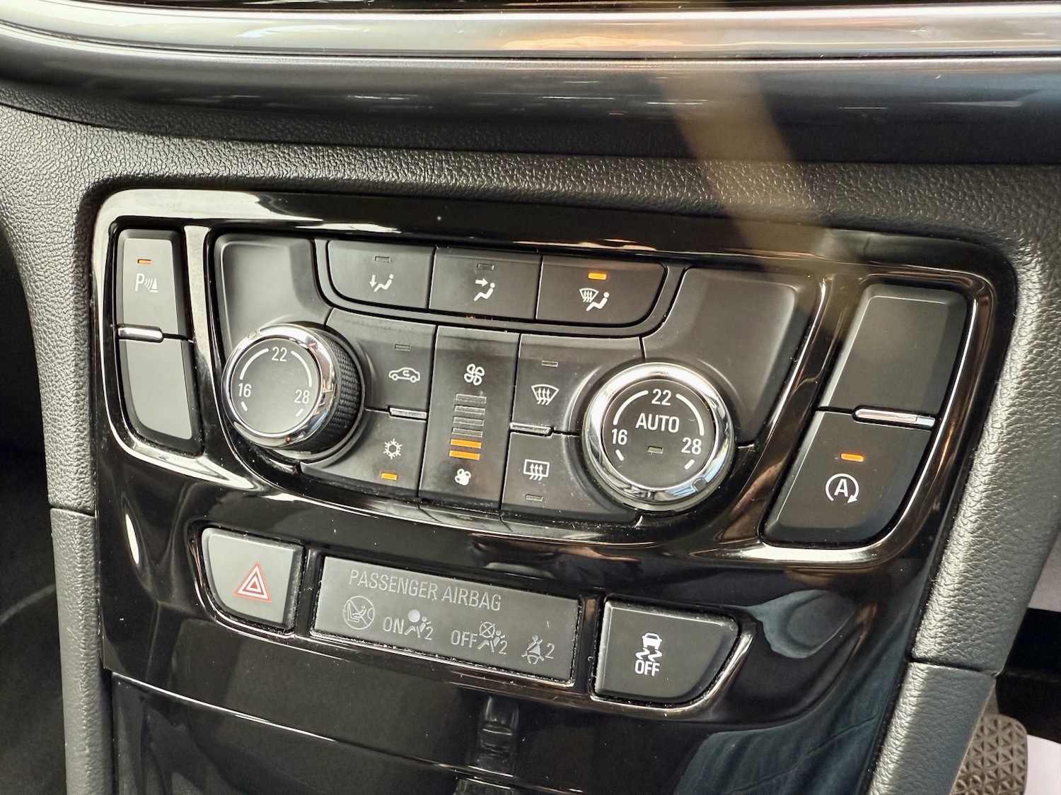 Used Vauxhall Mokka X 2018 for sale - 76093728: Photo 18