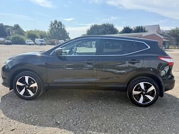 Used Nissan Qashqai 2015 for sale - 79424227: Photo