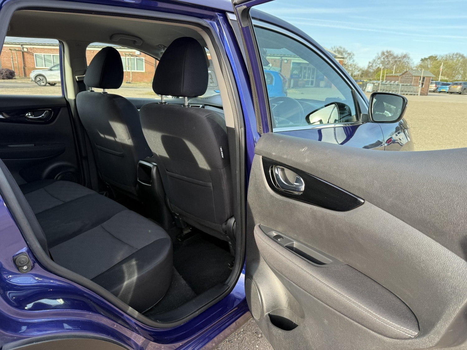 Used Nissan Qashqai 2017 for sale - 77968800: Photo 12