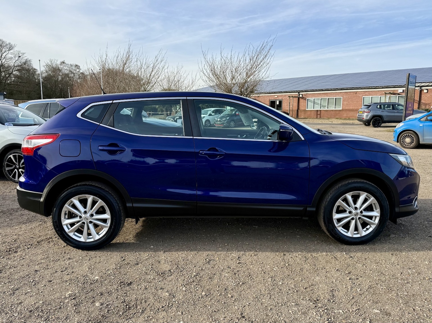 Used Nissan Qashqai 2017 for sale - 77968800: Photo 8