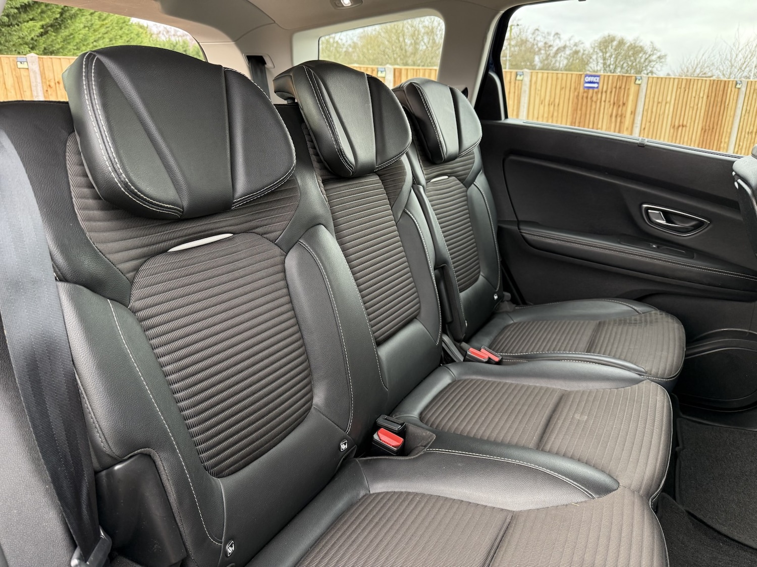 Used Renault Grand Scenic 2017 for sale - 77578474: Photo 17