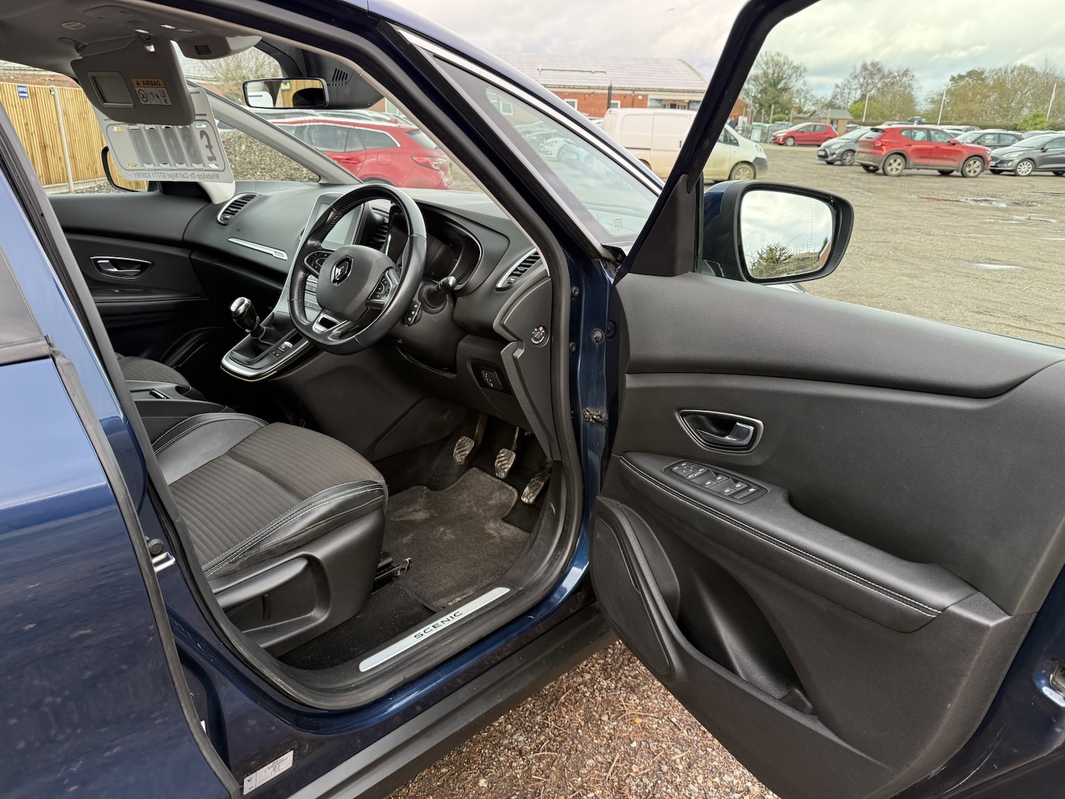 Used Renault Grand Scenic 2017 for sale - 77578474: Photo 19