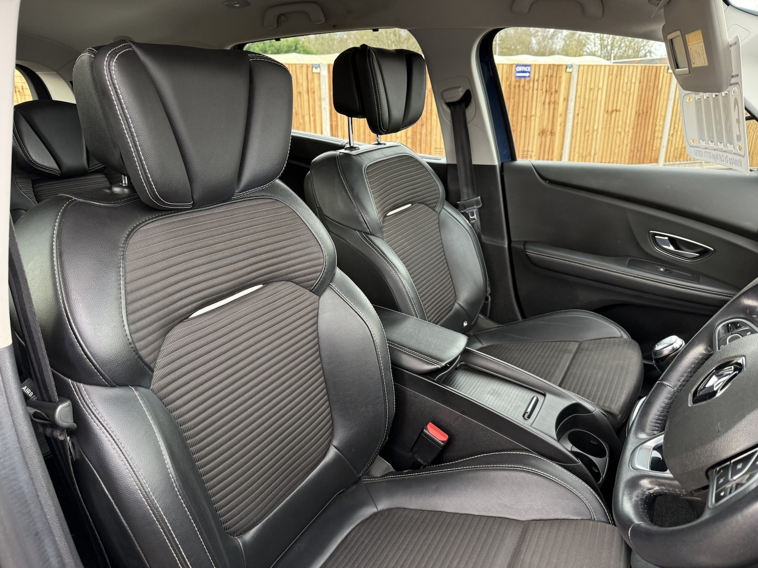 Used Renault Grand Scenic 2017 for sale - 77578474: Photo 20