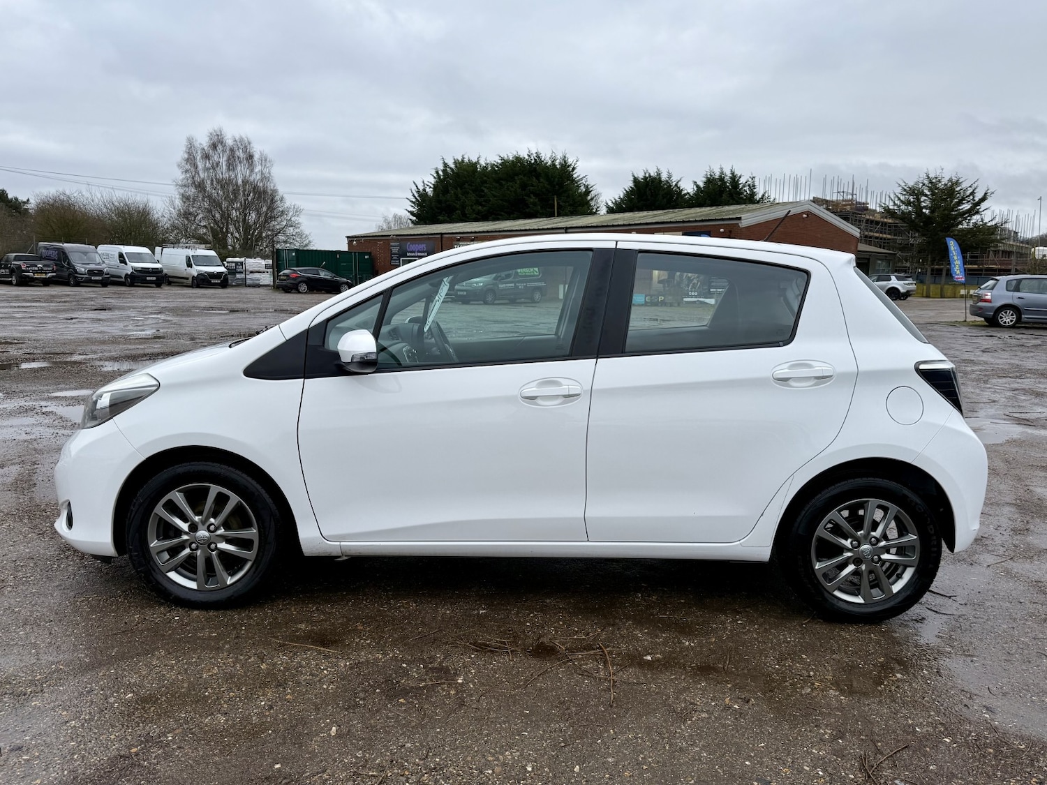 Used Toyota Yaris 2014 for sale - 77632492: Photo 4