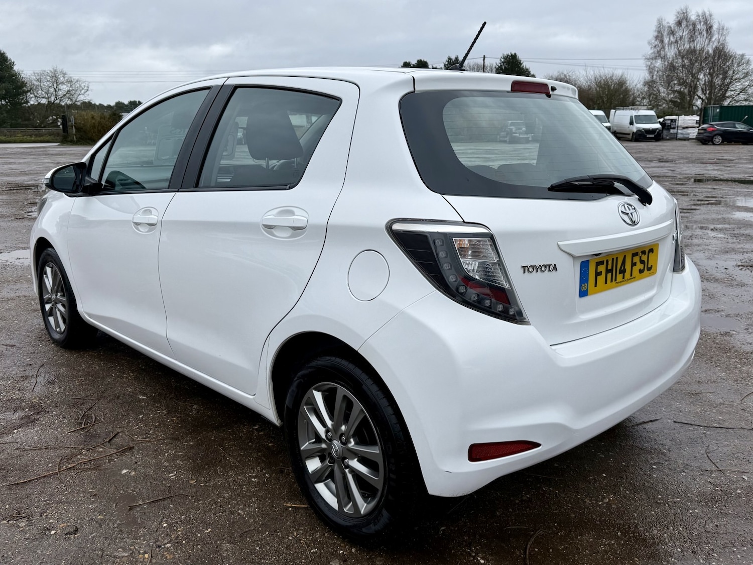 Used Toyota Yaris 2014 for sale - 77632492: Photo 5