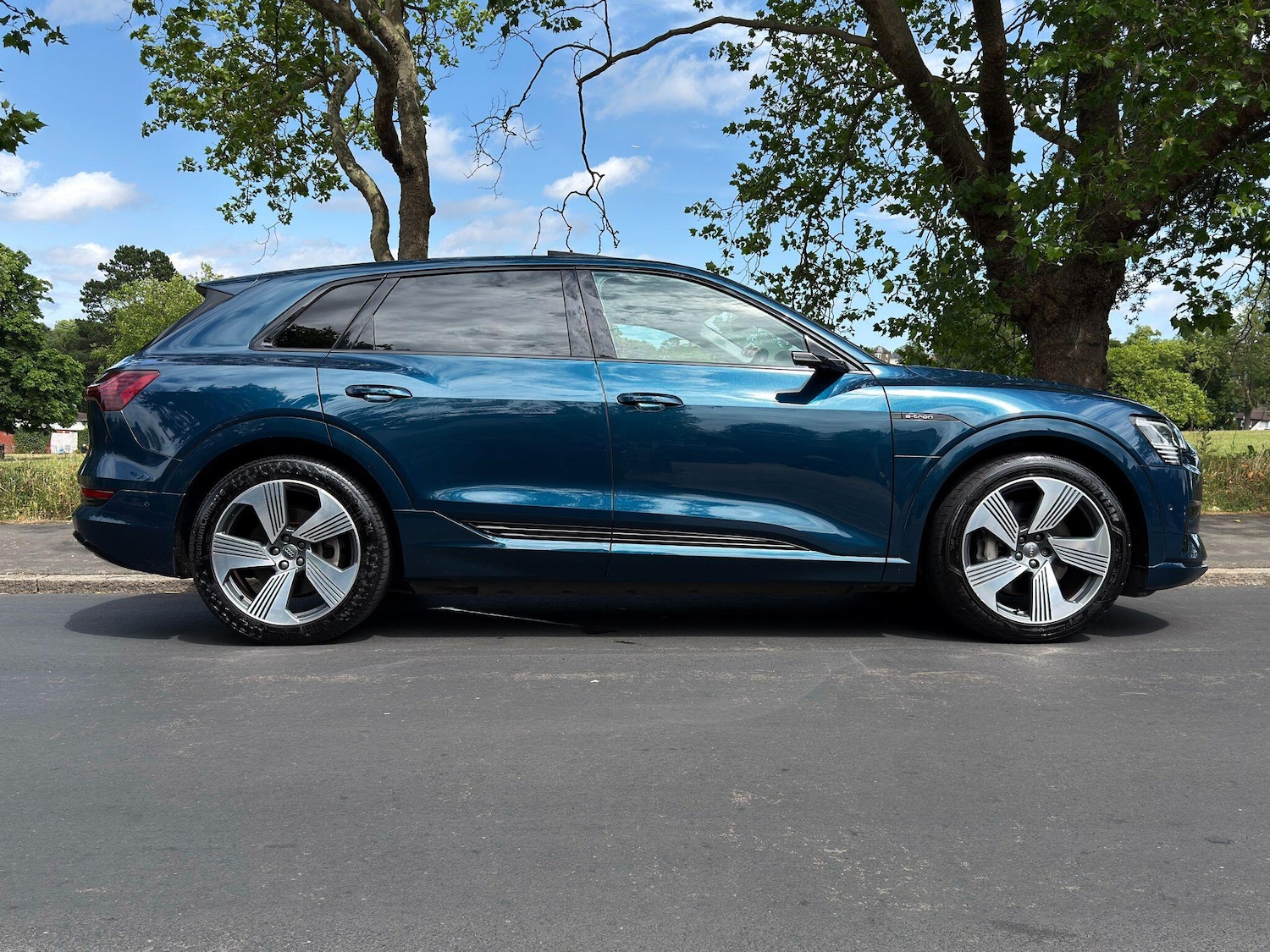 Used Audi e-tron 2019 for sale - 78019810: Photo 2