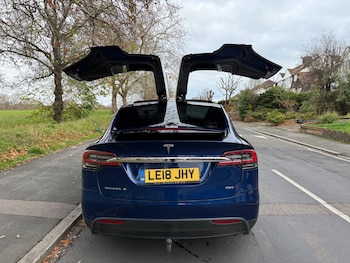 Used Tesla Model X 2018 for sale - 76596915: Photo