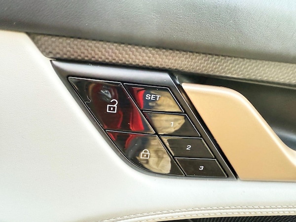Used Porsche Taycan 2020 for sale - 73882497: Photo 19