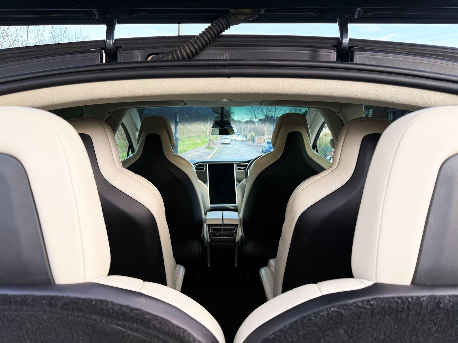 Used Tesla Model X 2018 for sale - 76759397: Photo 2