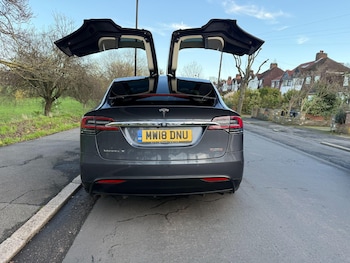 Used Tesla Model X 2018 for sale - 76759397: Photo