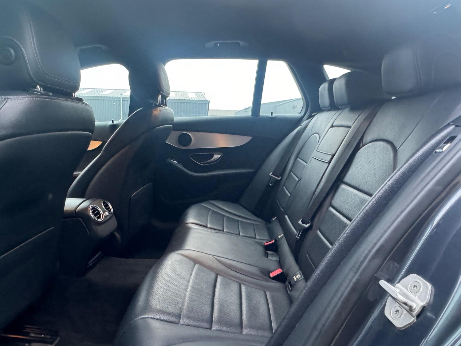 Used Mercedes-Benz C Class 2015 for sale - 77305191: Photo 32