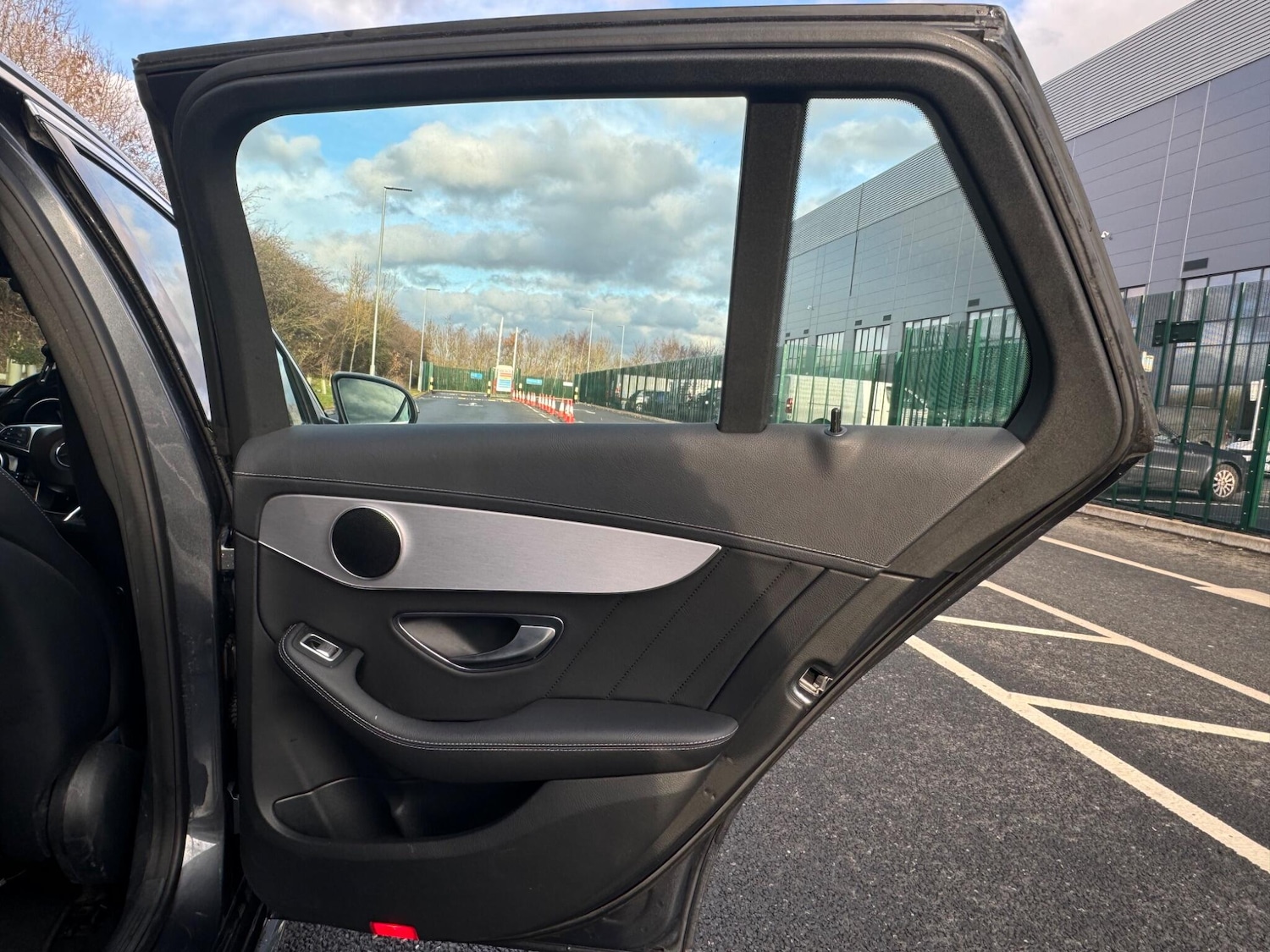 Used Mercedes-Benz C Class 2015 for sale - 77305191: Photo 39