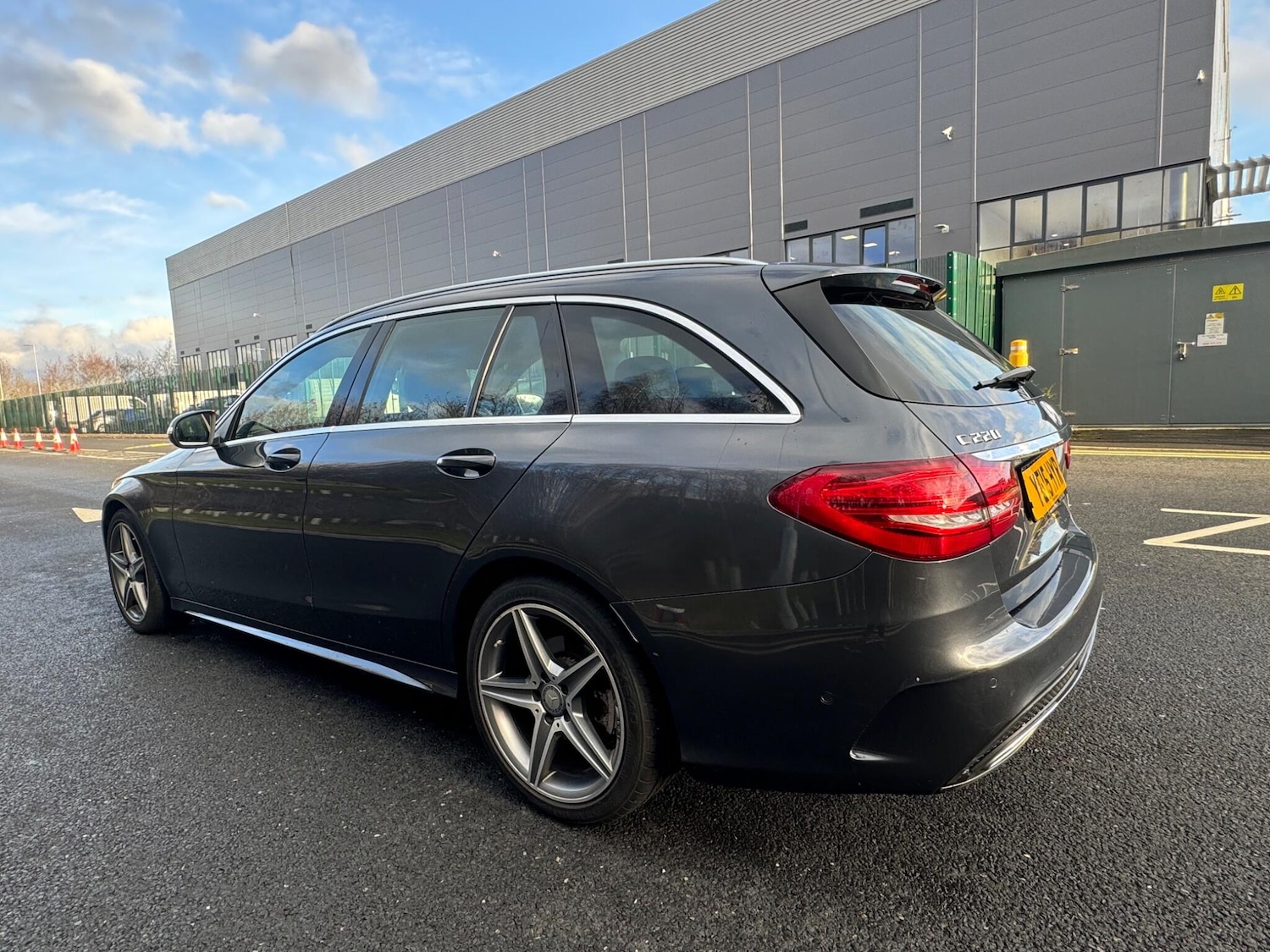 Used Mercedes-Benz C Class 2015 for sale - 77305191: Photo 9