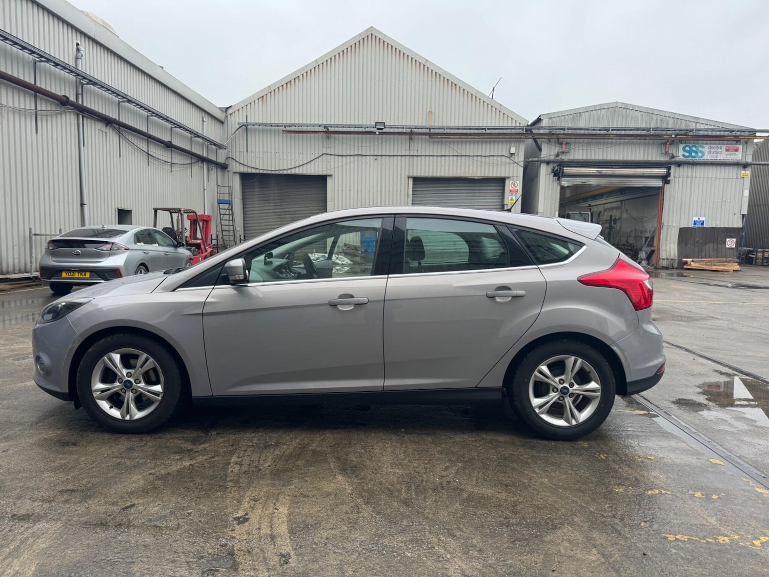 Used Ford Focus for sale - 77028960: Photo 2