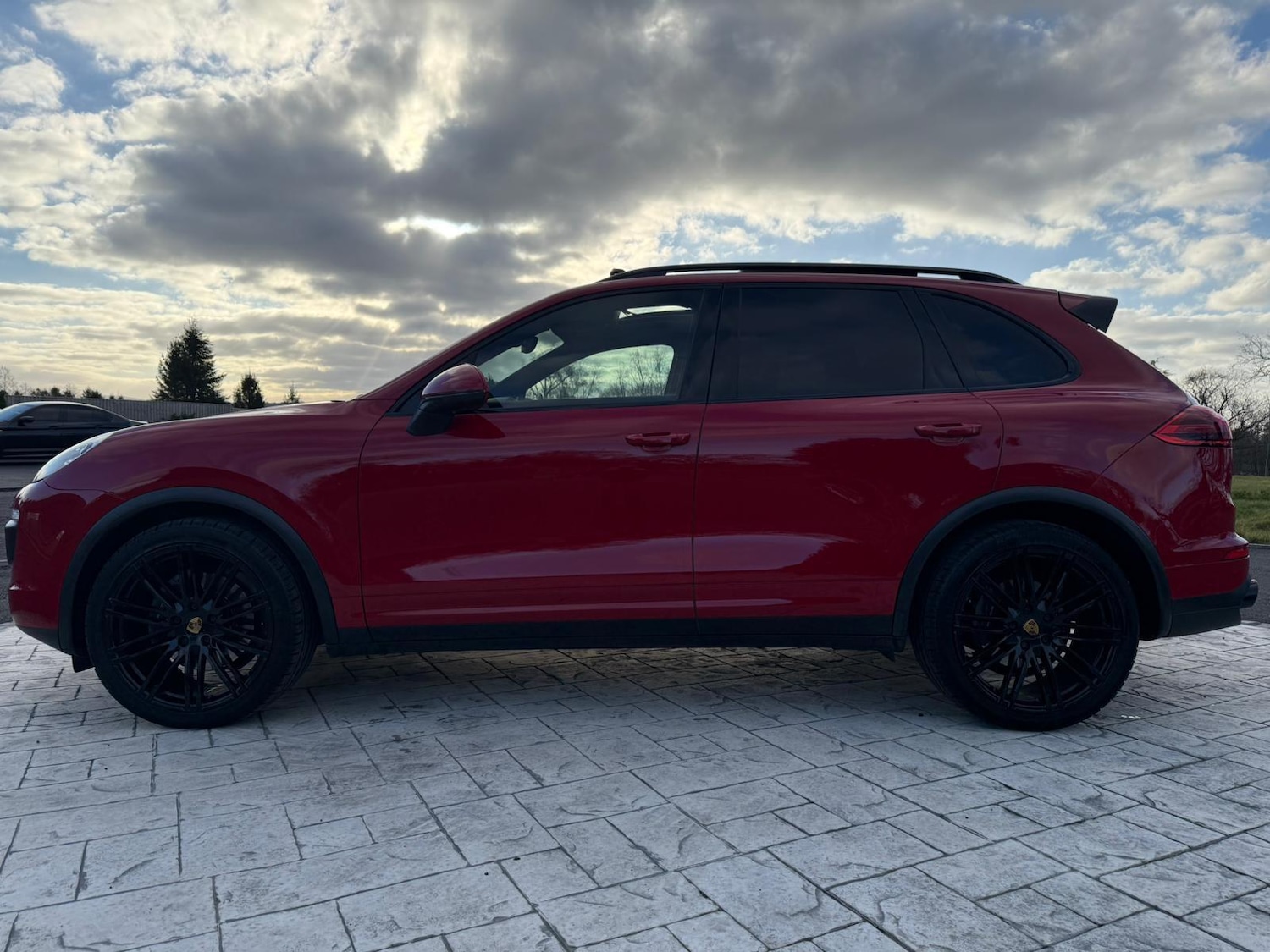 Used Porsche Cayenne 2015 for sale - 77049727: Photo 2