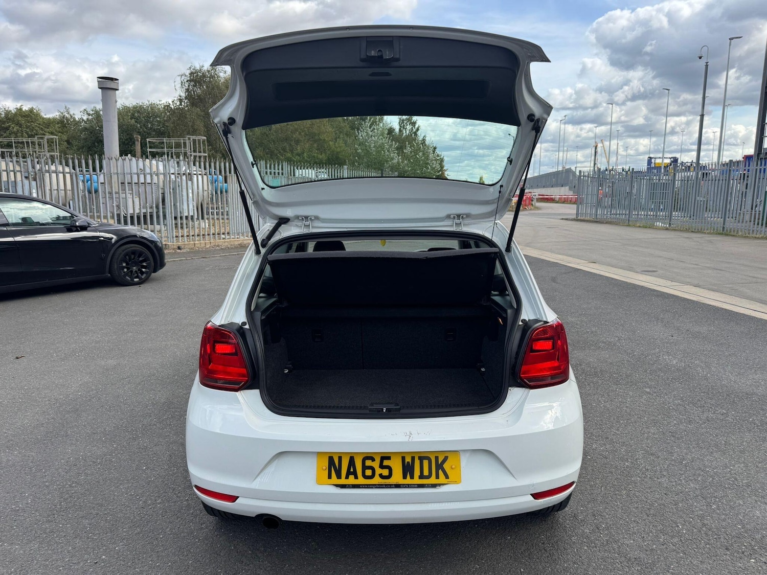 Used Volkswagen Polo 2015 for sale - 76667163: Photo 19