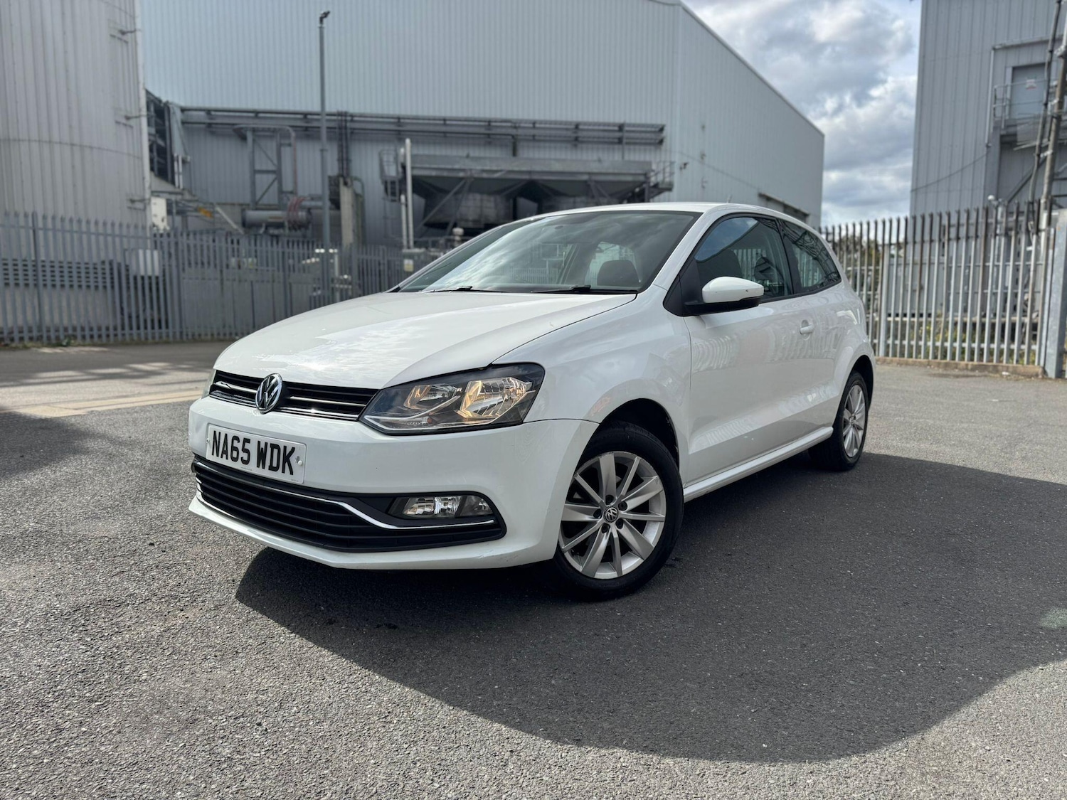 Used Volkswagen Polo 2015 for sale - 76667163: Photo 2