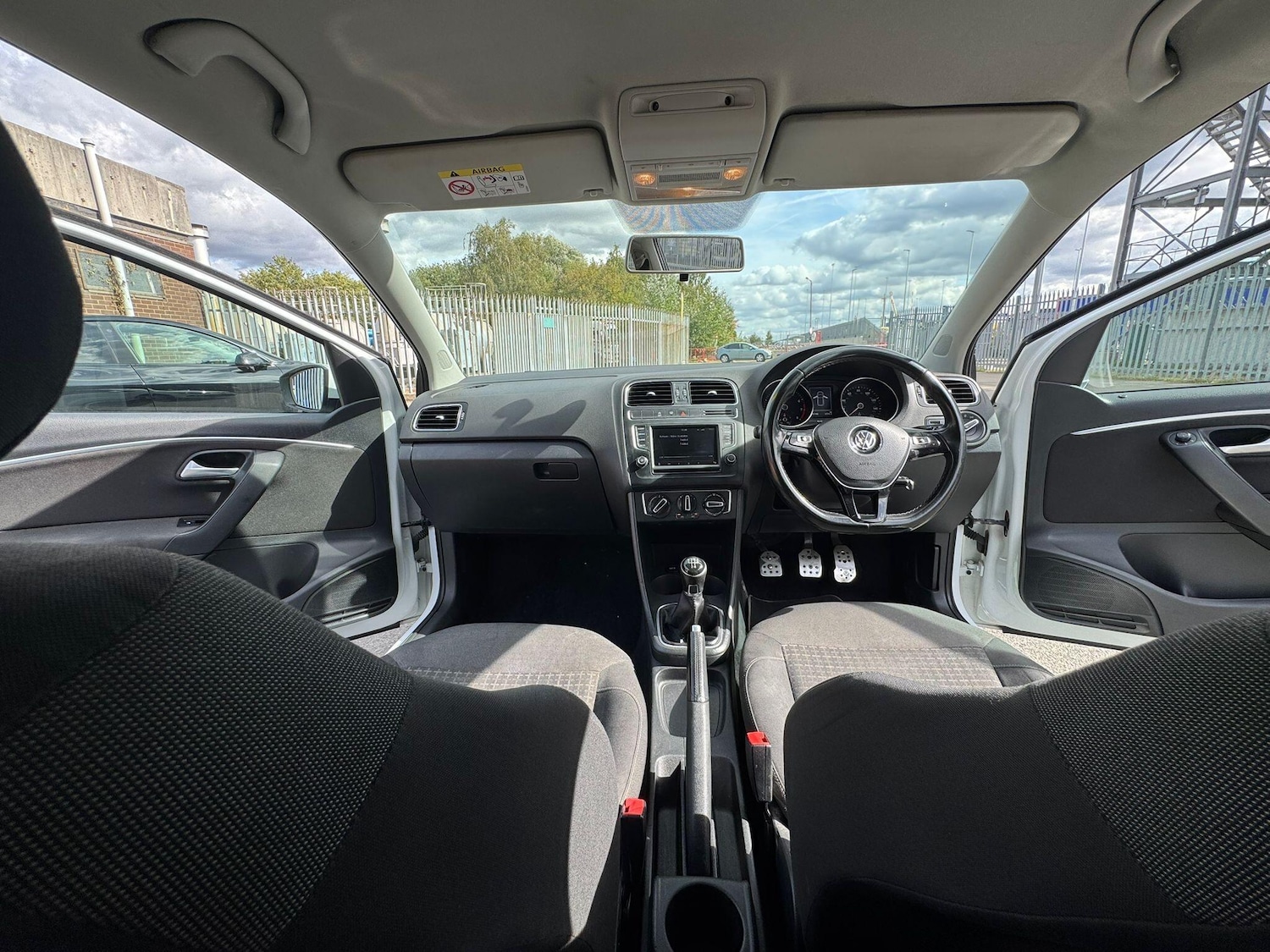 Used Volkswagen Polo 2015 for sale - 76667163: Photo 26