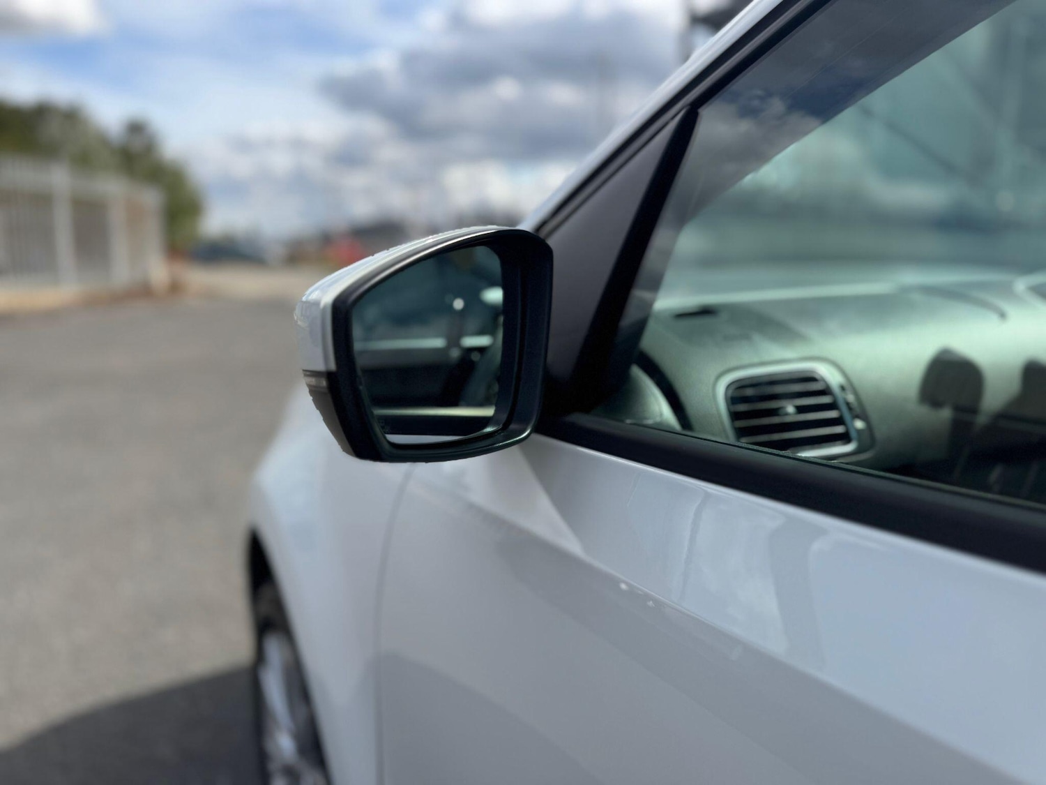 Used Volkswagen Polo 2015 for sale - 76667163: Photo 28