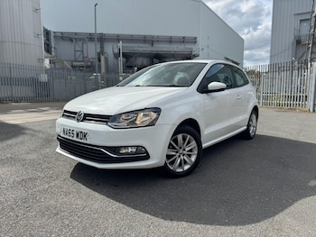 Used Volkswagen Polo 2015 for sale - 76667163: Photo