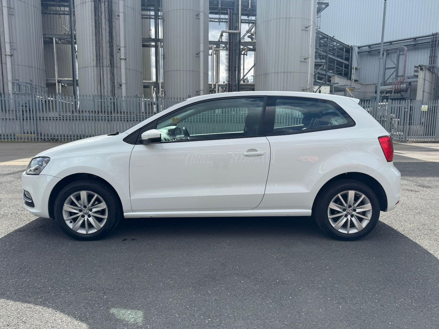 Used Volkswagen Polo 2015 for sale - 76667163: Photo 3