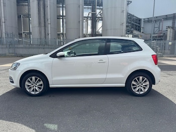 Used Volkswagen Polo 2015 for sale - 76667163: Photo