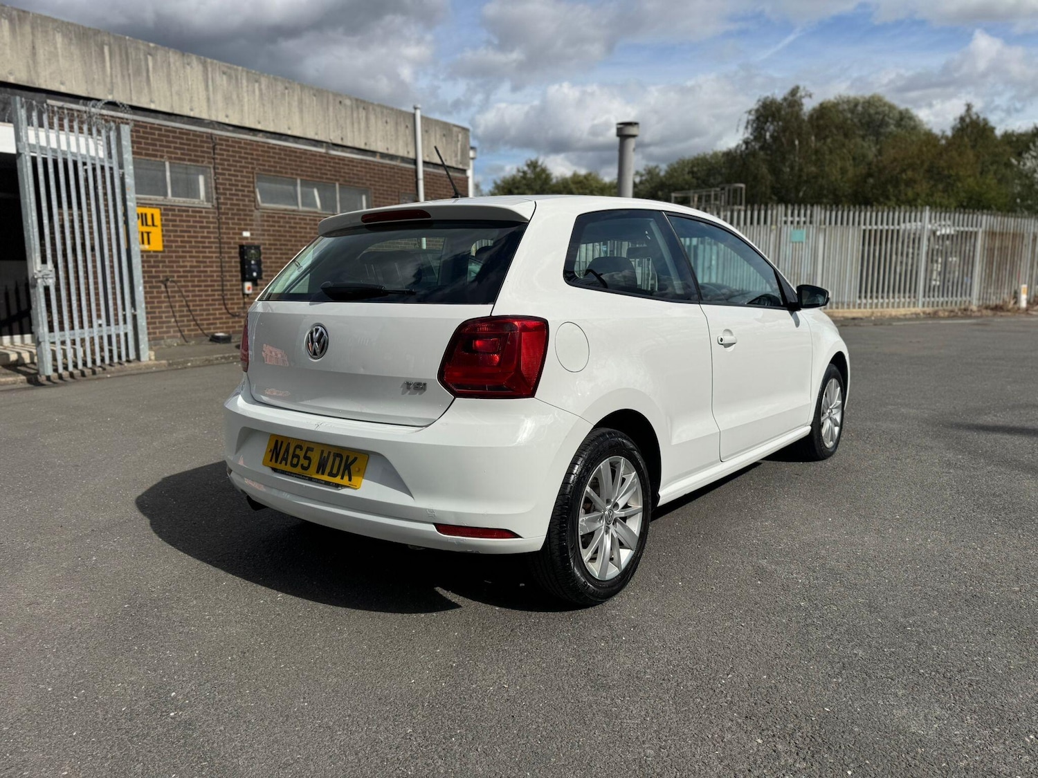 Used Volkswagen Polo 2015 for sale - 76667163: Photo 45