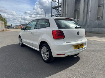 Used Volkswagen Polo 2015 for sale - 76667163: Photo