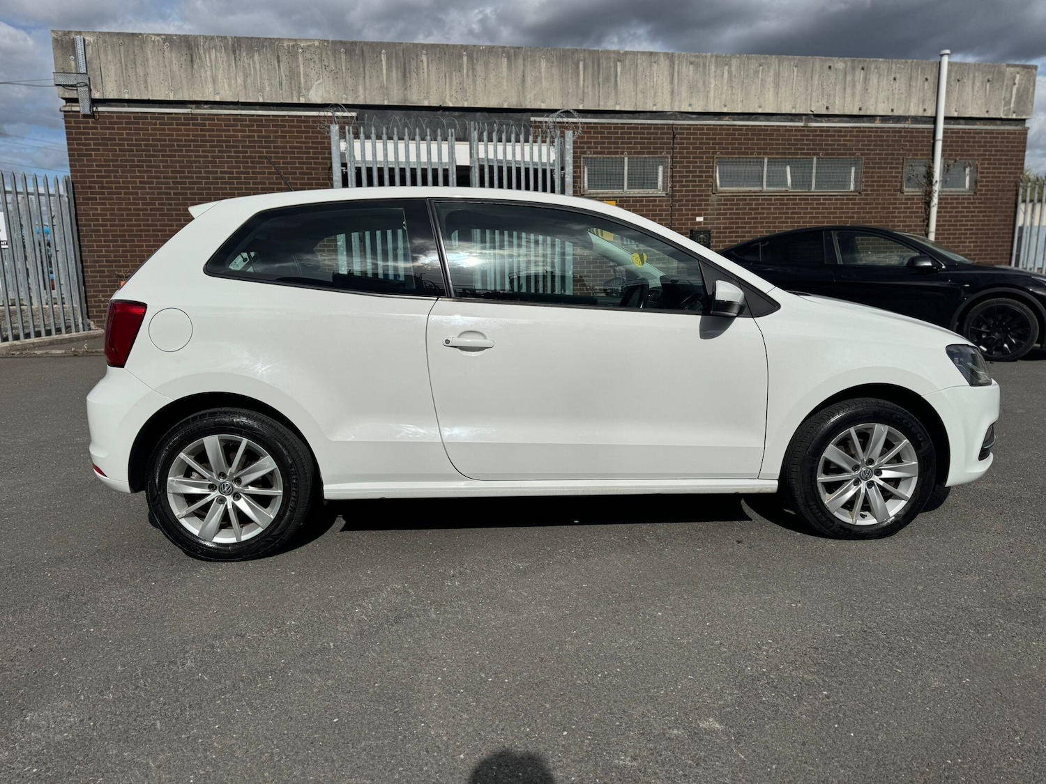 Used Volkswagen Polo 2015 for sale - 76667163: Photo 8