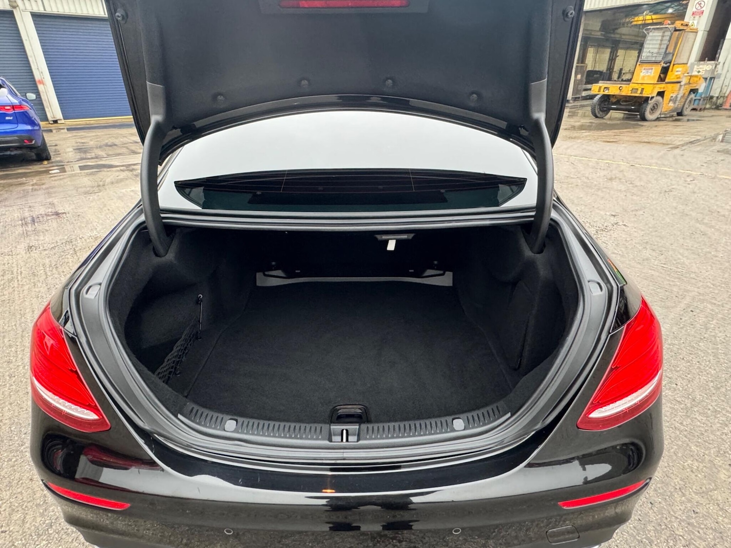 Used Mercedes-Benz E Class 2017 for sale - 77440964: Photo 35