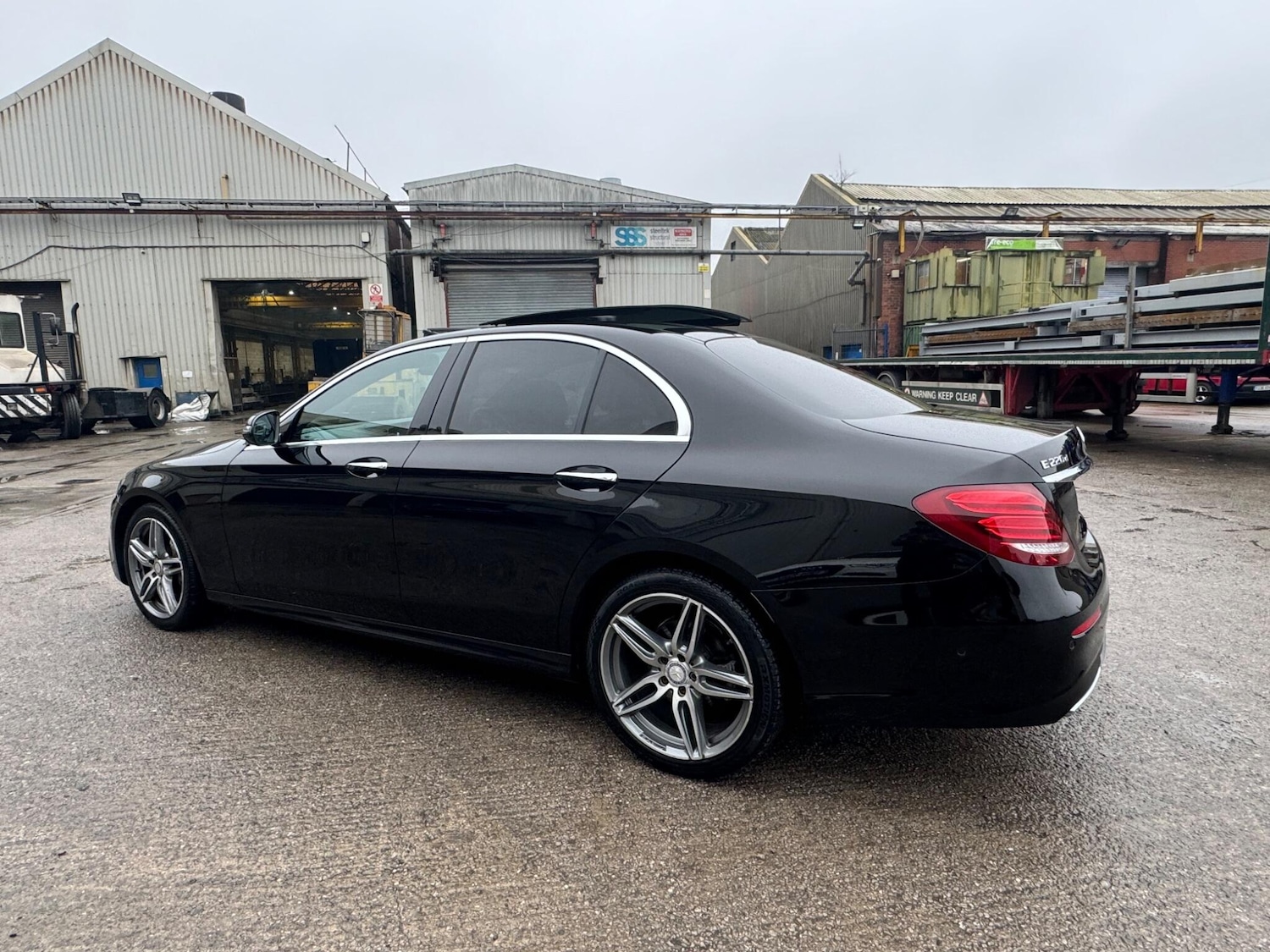 Used Mercedes-Benz E Class 2017 for sale - 77440964: Photo 4