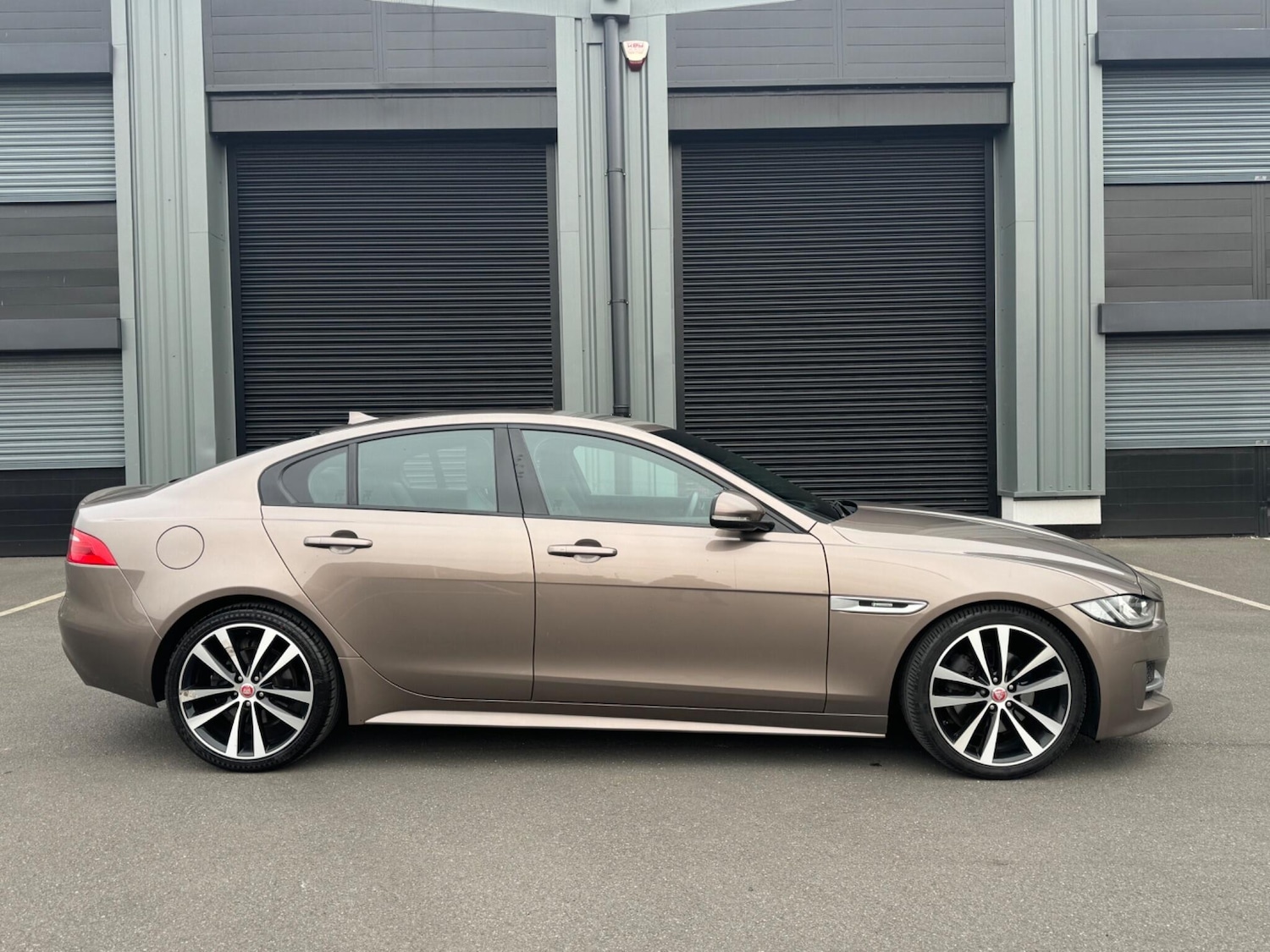 Used Jaguar XE 2015 for sale - 77982554: Photo 11