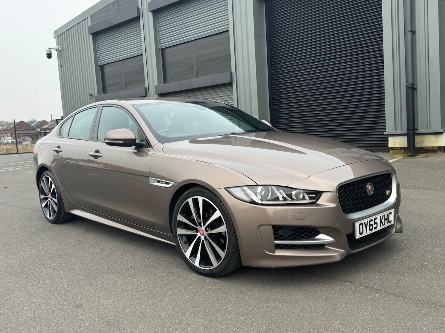 Used Jaguar XE 2015 for sale - 77982554: Photo 2