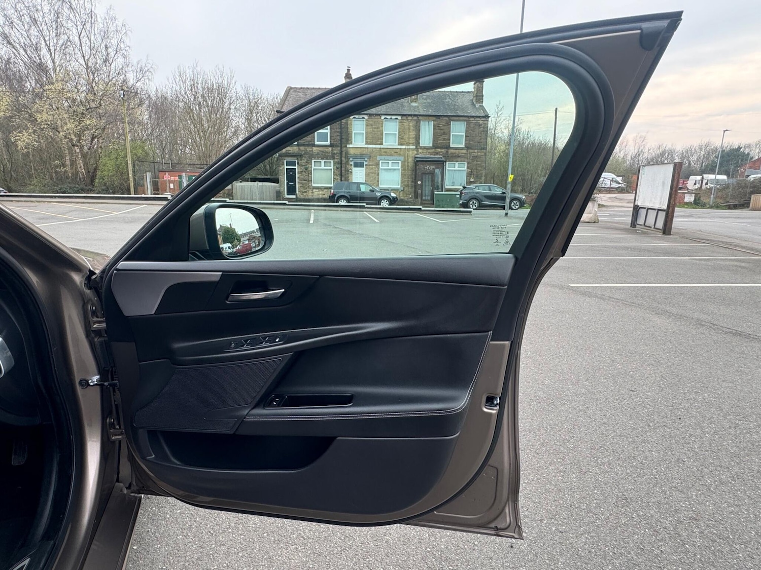 Used Jaguar XE 2015 for sale - 77982554: Photo 22