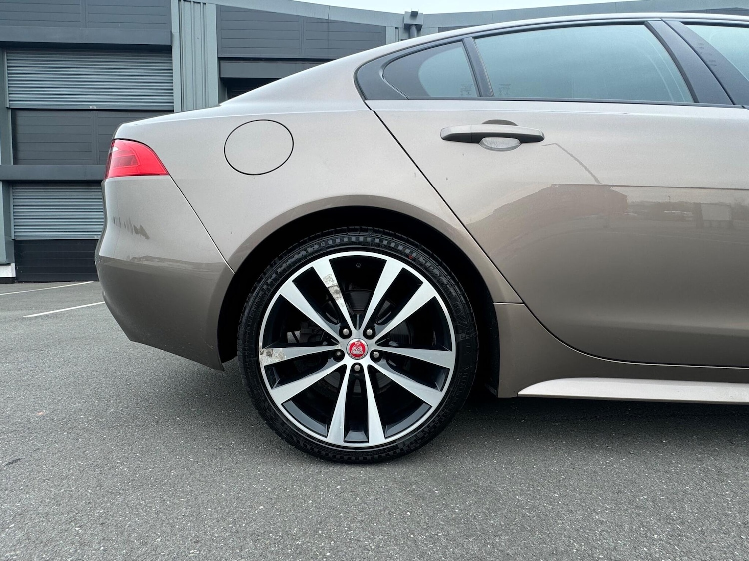 Used Jaguar XE 2015 for sale - 77982554: Photo 24