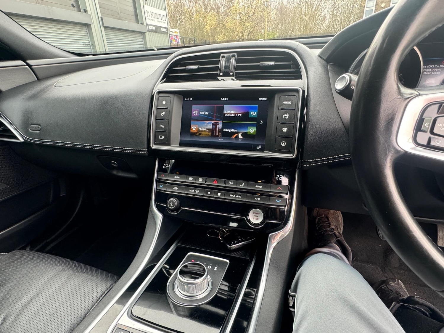 Used Jaguar XE 2015 for sale - 77982554: Photo 32