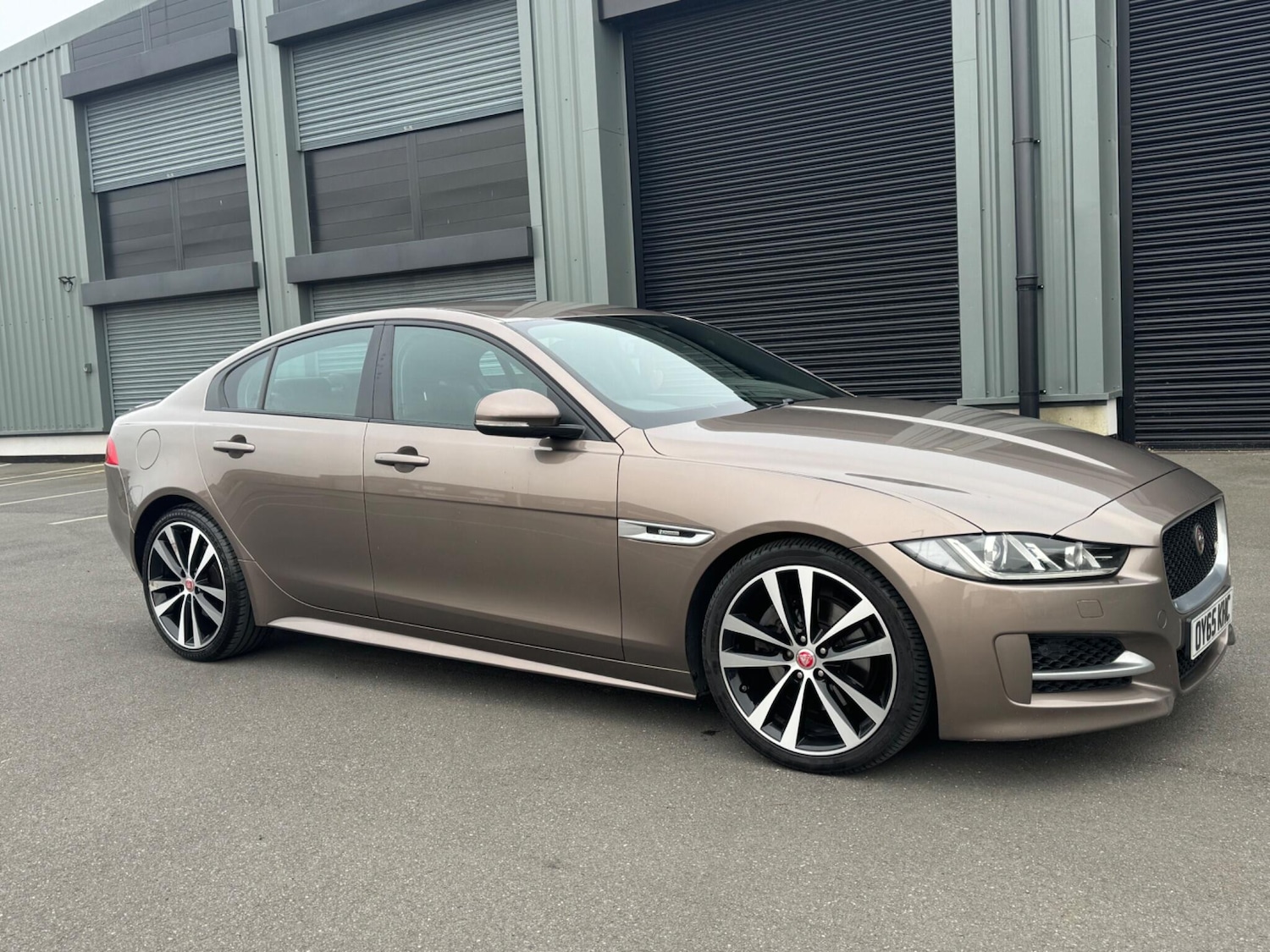 Used Jaguar XE 2015 for sale - 77982554: Photo 6