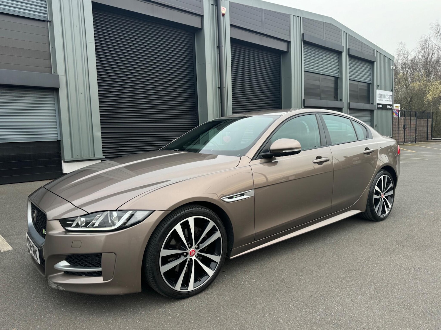 Used Jaguar XE 2015 for sale - 77982554: Photo 7